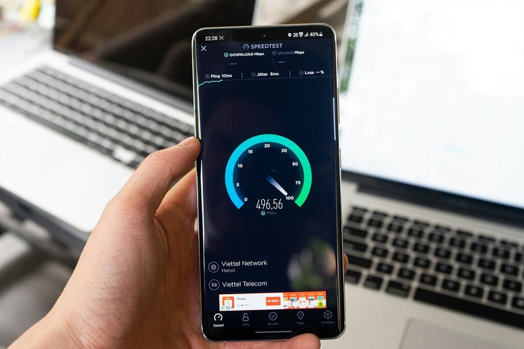 teste de velocidade no celular representando o ONU e ONT